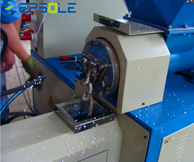 Pyrolysis of waste foam plastics to produce styrene