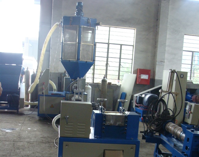 Preparation of P Nitrobenzoic Acid from waste foam plastics