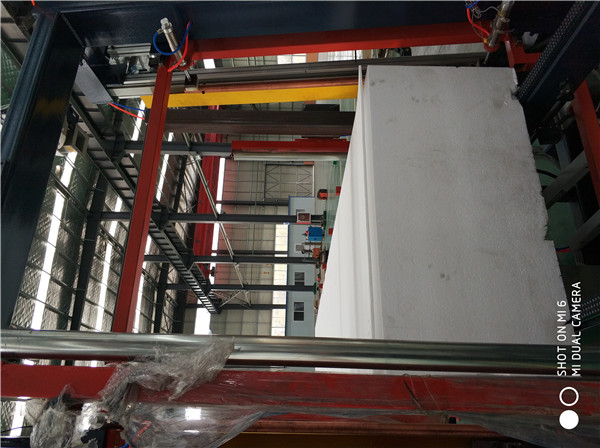Insulated Foam Panel Ingection Machine